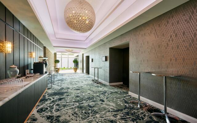 Holiday Inn Warwick Farm by IHG