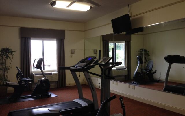 Baymont Inn and Suites Savannah Garden City