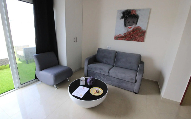 Rich Royal Suites