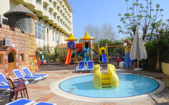 Nova Park Hotel