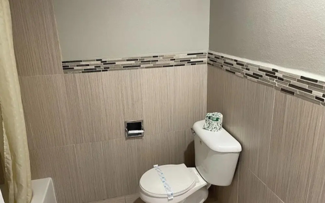 Passport Inn & Suites Corona Hotel