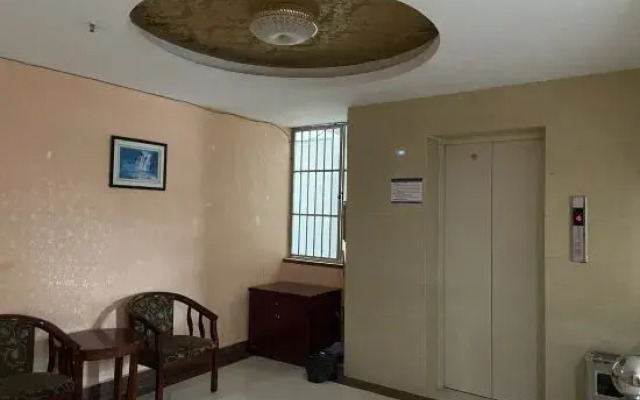 Jingxi Golden Moon Hotel