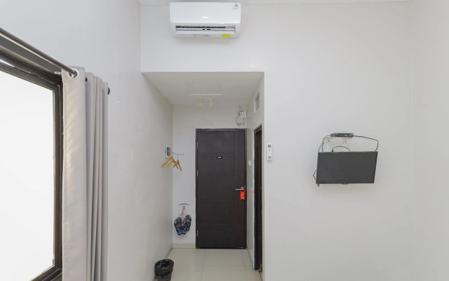 RedDoorz Plus @ K23 Rungkut Madya