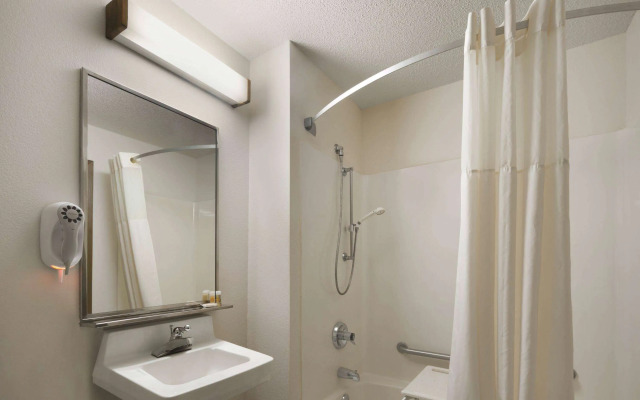 Days Inn by Wyndham Willmar