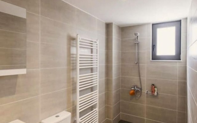 Kayzo Luxury Apartment With Pool