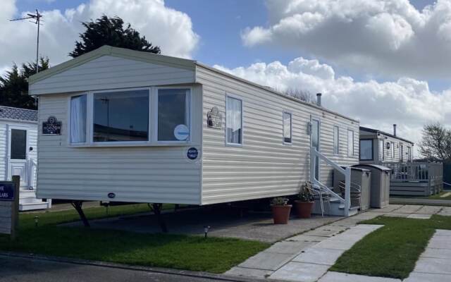 3 bed Caravan at Lyons Robinhood