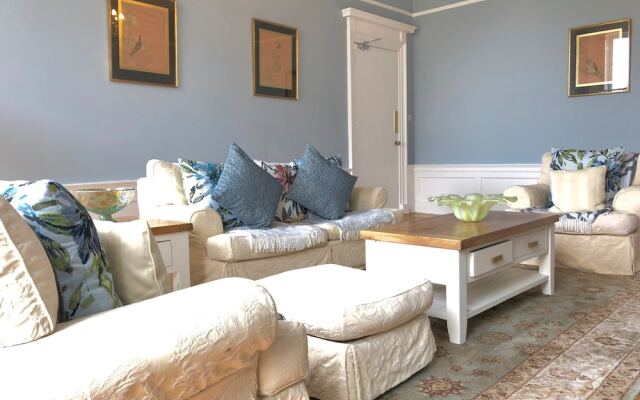 4 Bedroom Georgian Flat In New Town