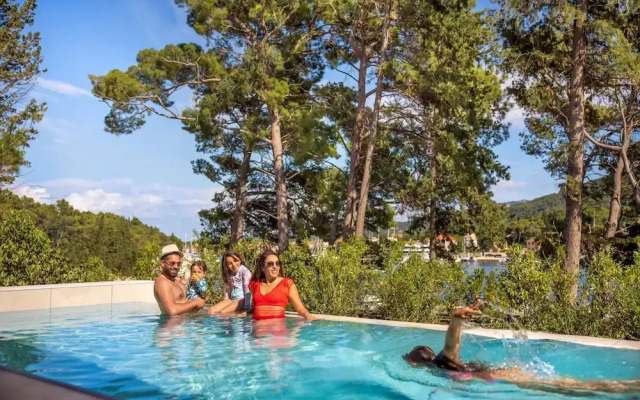 Valamar Amicor Resort