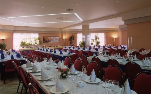Hotel Abades Manzanil