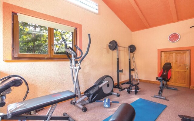 Awesome Home in Pula with WiFi, Hot Tub & Sauna