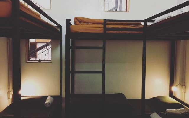 Yolo Hostel n Bar – Guest Rooms – Da Lat