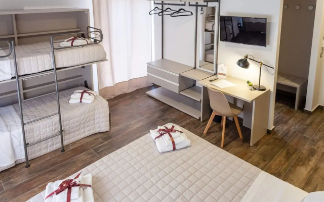 Five Rooms Brolo