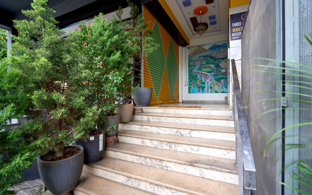 Treebo Three Street Inn