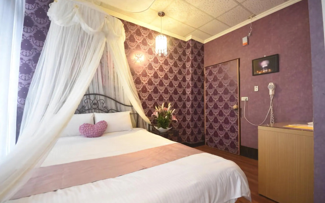 Sun Moon Love Hotel