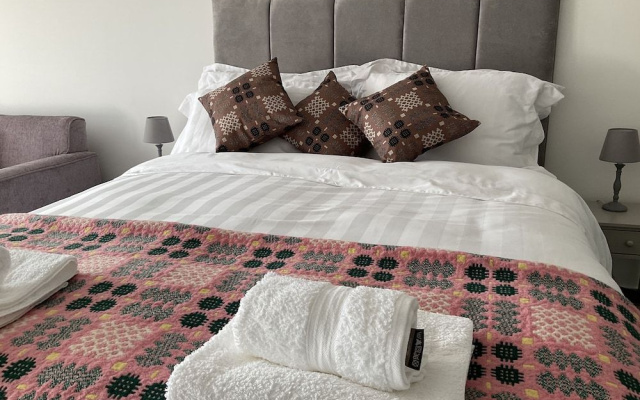 Traeth Rooms