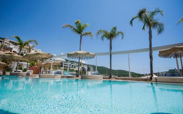 Folie Marine Beach Hotel & Club