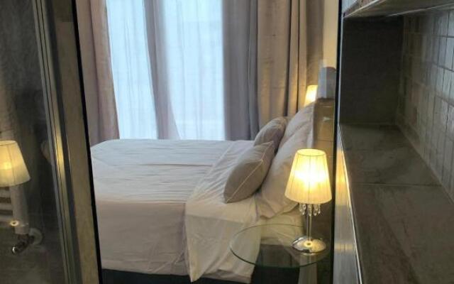 Luxury Suite