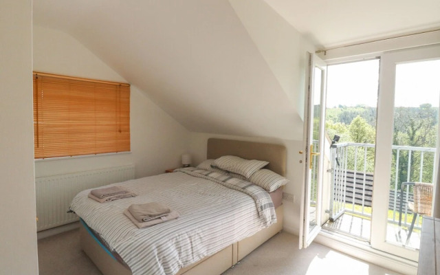 5 Forest Park Lodge