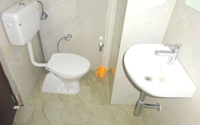 Oyo 28417 Hotel Gopi Vallabh