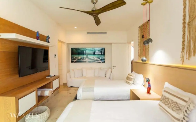 3 Br. Ocean Front PH With Stunning Views