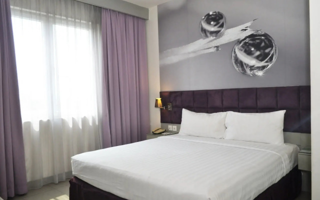 Royal Palm Hotel & Conference Center Cengkareng