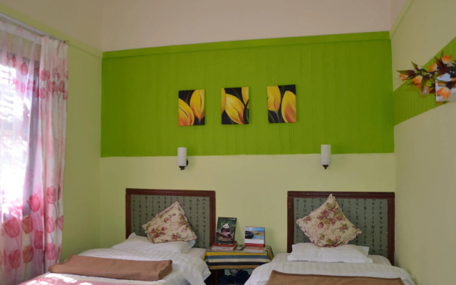 Lijiang Maple Leaf Inn