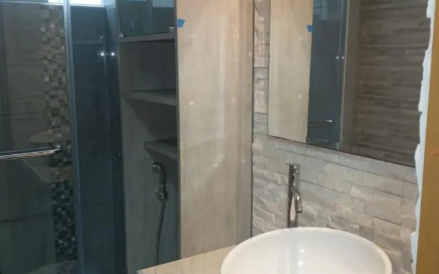 Dpto entero, 2do piso, ascensor, jacuzzi y cochera