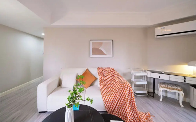 Tyms Modern 1BR APT  Garden