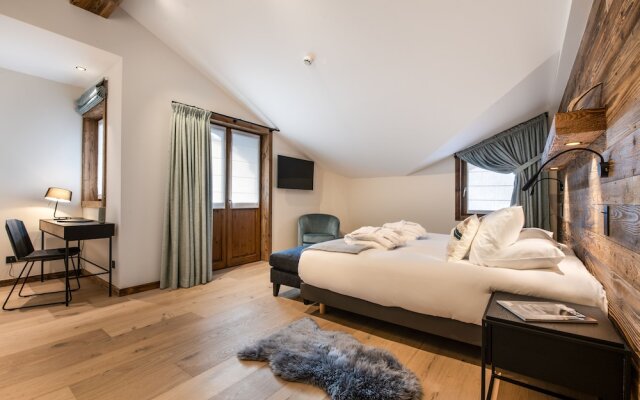 Manali Lodge  by Alpine Resorts