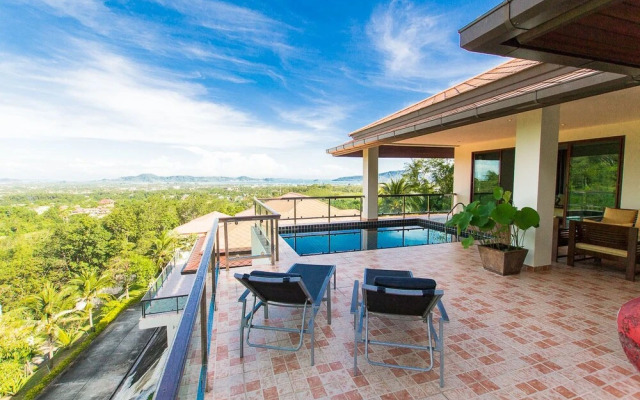 Luxury Seaview Pool Villa at Chalong