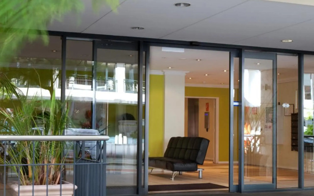 Mont Clare Boutique Apartments