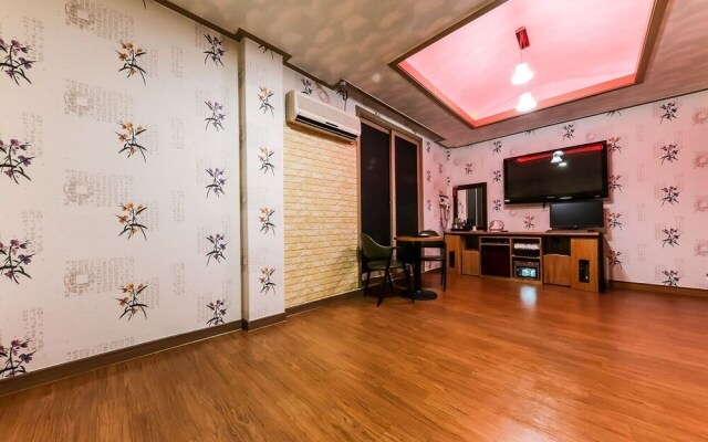 Seocheon Taxi Hotel