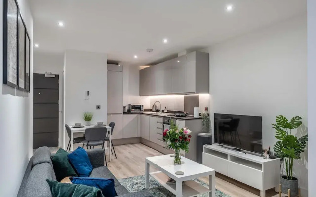 Modern 1 bed Apartment in Central Solihull