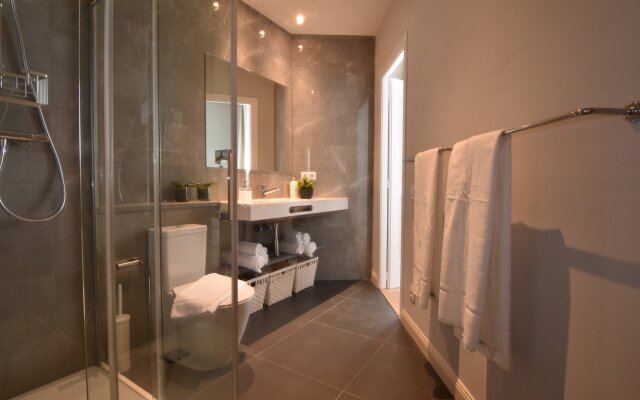 Liceu in Barcelona with 2 bedrooms and 1 bathrooms