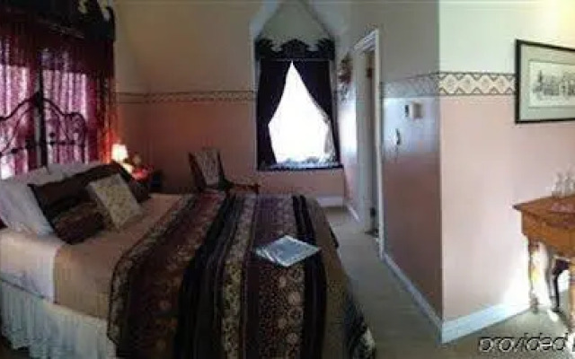 The Cottage @ 241 North
