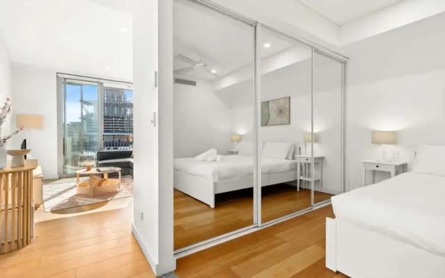 Central Peaceful 1 Bedroom With Balcony Aircon