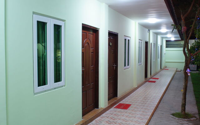 Green Leaf Hotel