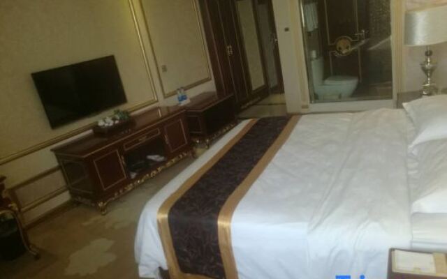 Yifeng Holiday Theme Hotel