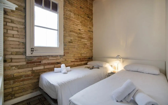 Happy People Gaudi Sant Pau Apartments