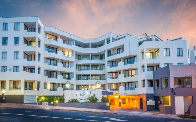 West End Central Apartments