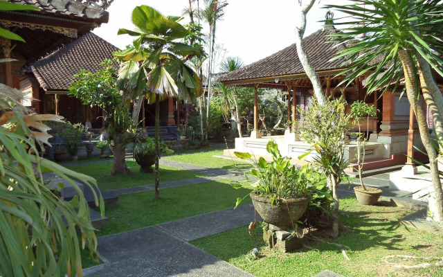 Lokasari Bungalows Spa & Gallery