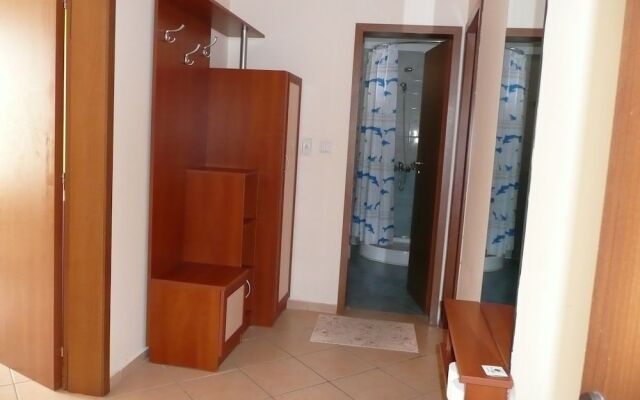 Megas Apartments