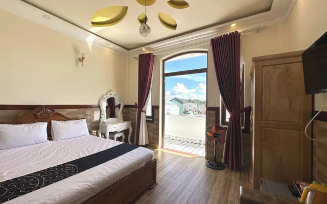 Capital O 1198 Dinh Loan Hotel