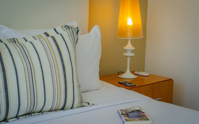 Real Colonia Hotel & Suites
