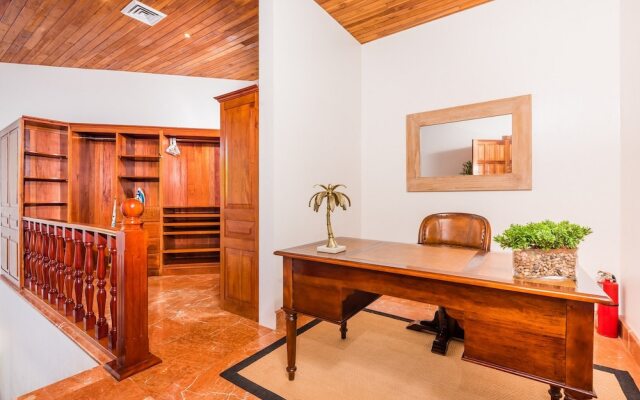 Blue Jewel Oceanfront Private Villa