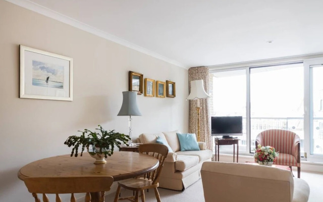 Cosy 1-bed Battersea Riverside Apartment