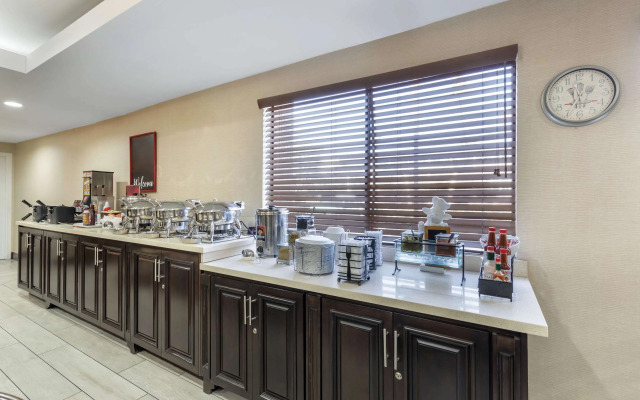 Best Western Plus West Covina Inn