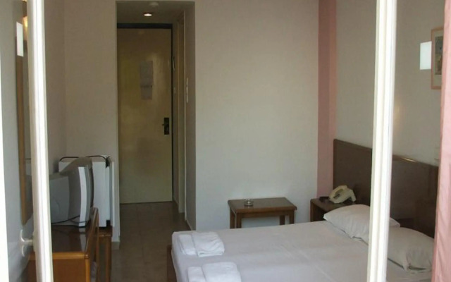 Irinna Hotel