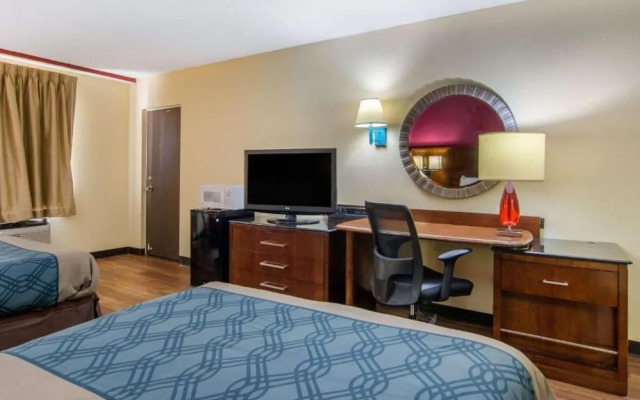 Travelodge by Wyndham Forsyth