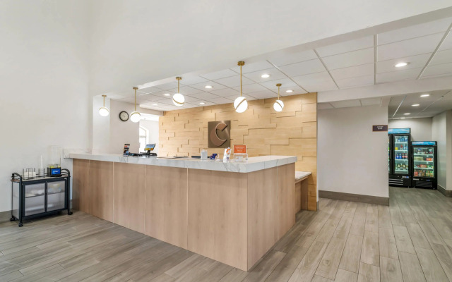 Comfort Inn & Suites Madison East Interstate I-90